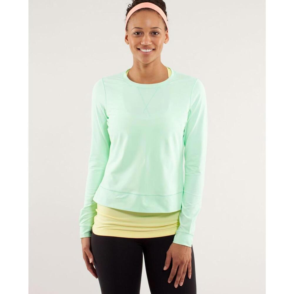 Women's Lululemon Run: Mint Warm Up Crew - Size 6